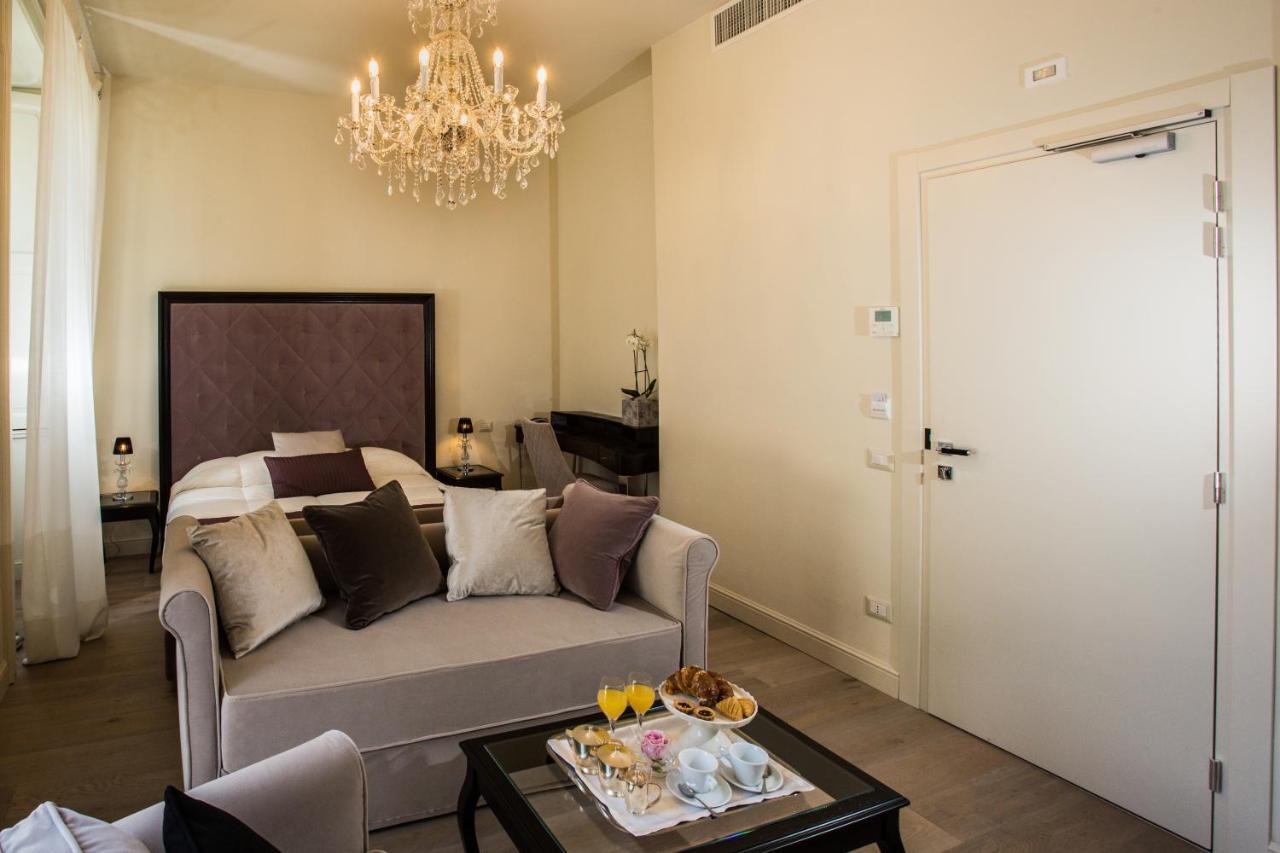 Boutique Hotel Villa Giulia Valmadrera Eksteriør billede