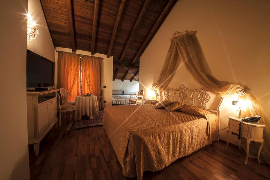 Boutique Hotel Villa Giulia Valmadrera Eksteriør billede