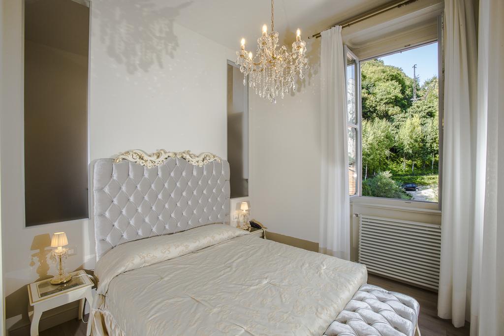 Boutique Hotel Villa Giulia Valmadrera Eksteriør billede